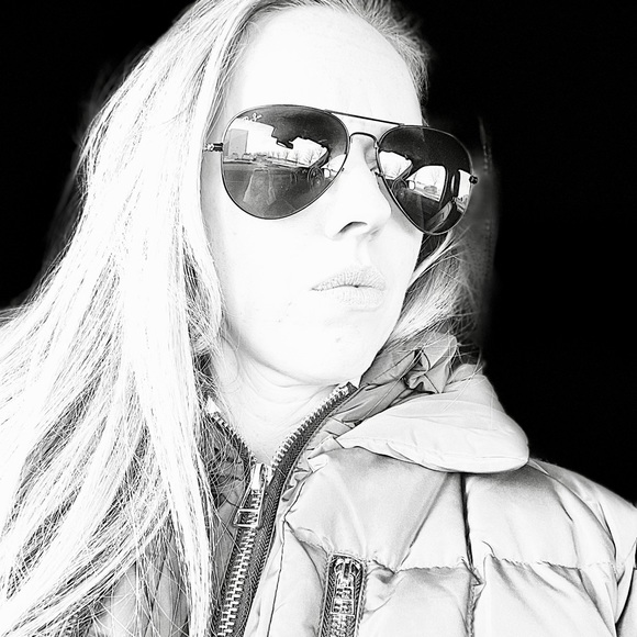 Meet your Posher, Valerie - Picture 1 of 1